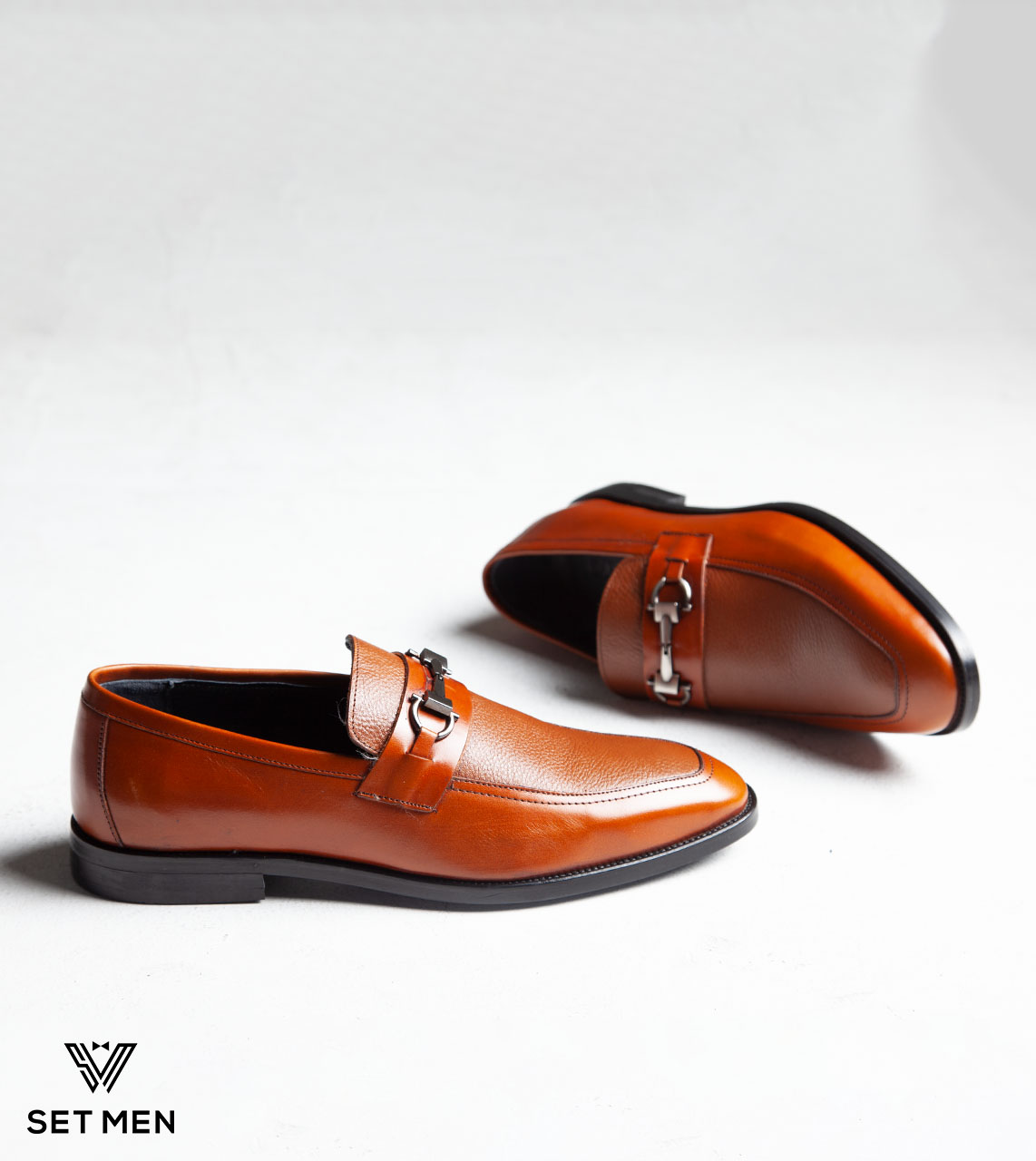 کالج رسمی سگک دار