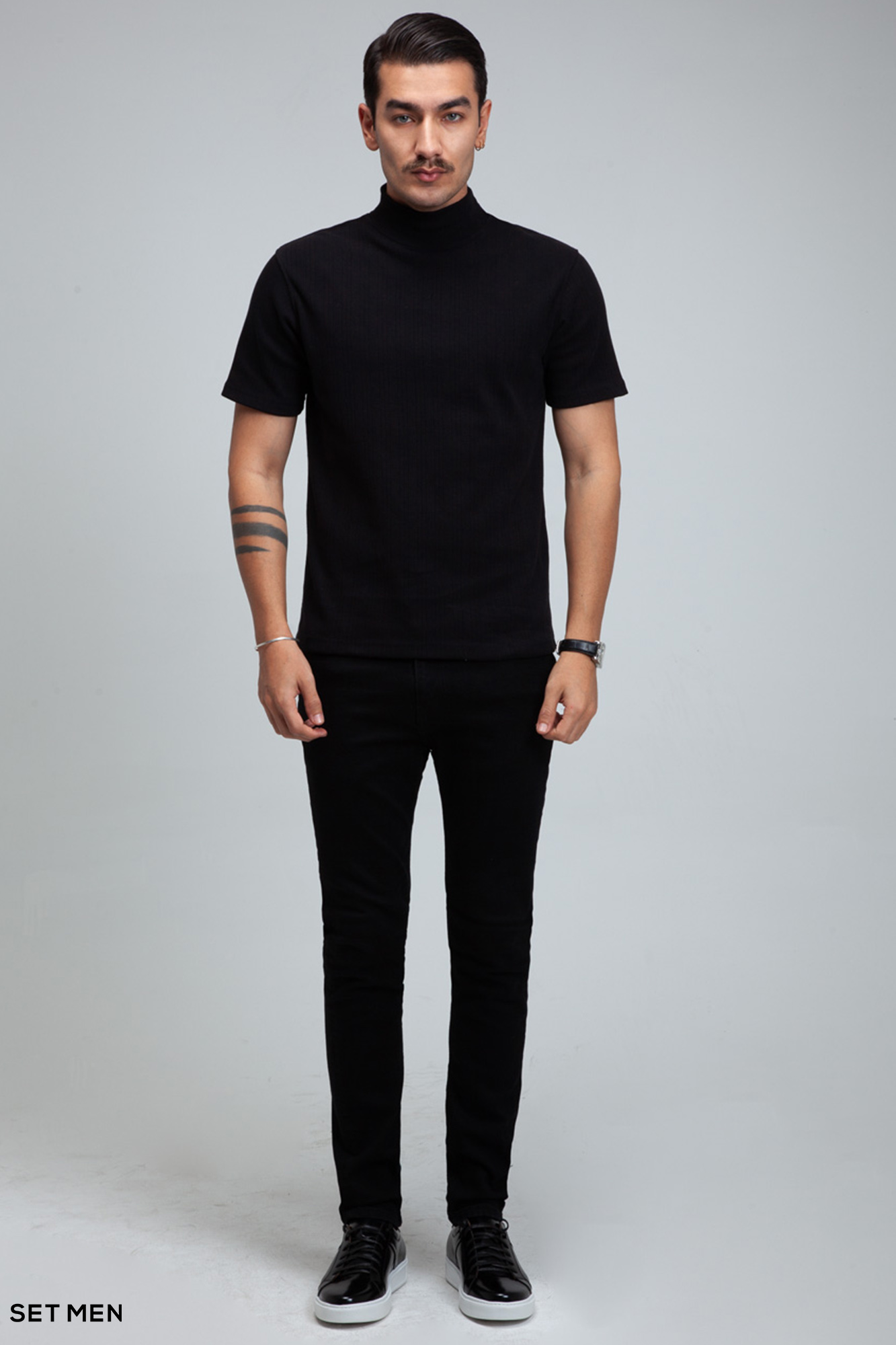 یقه اسکی آستین کوتاه