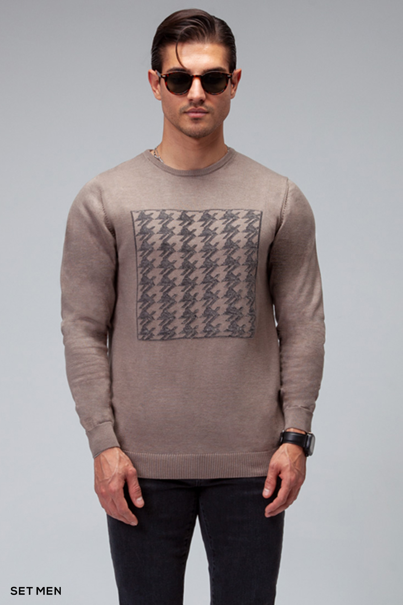 بافت یقه گرد طرحدار