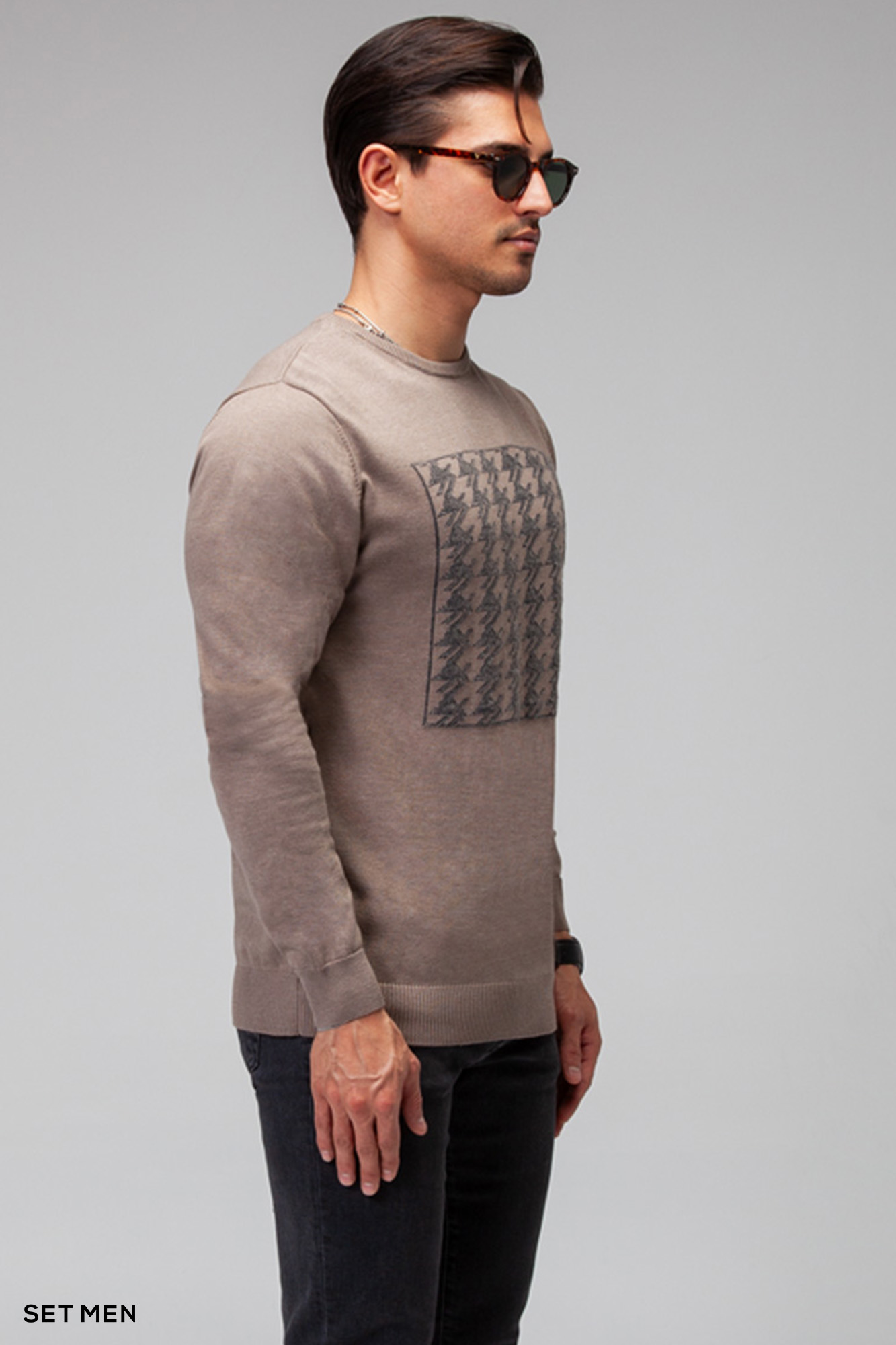 بافت یقه گرد طرحدار