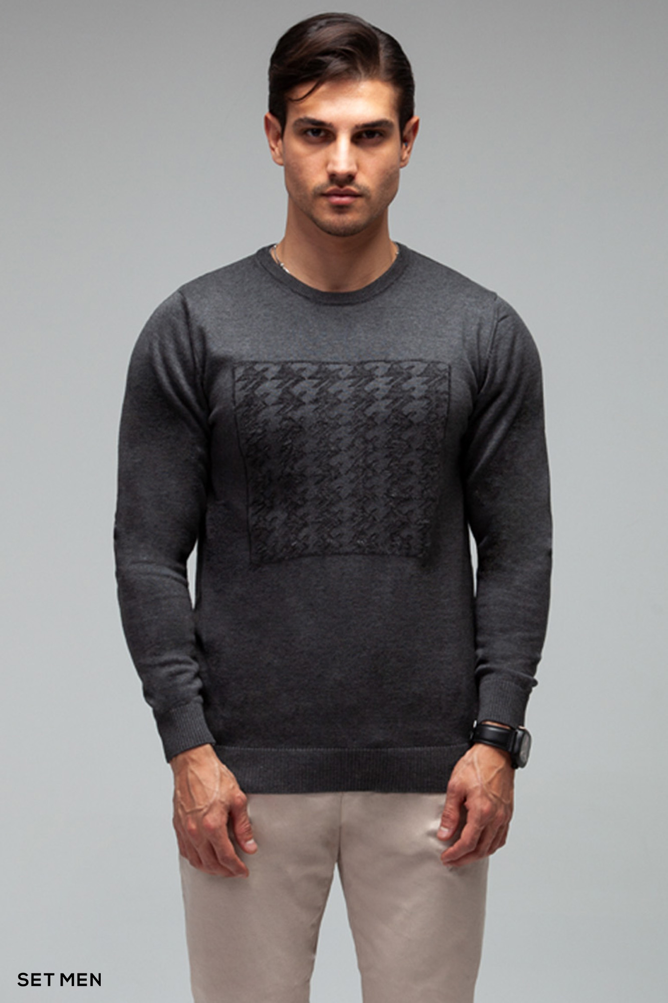 بافت یقه گرد طرحدار