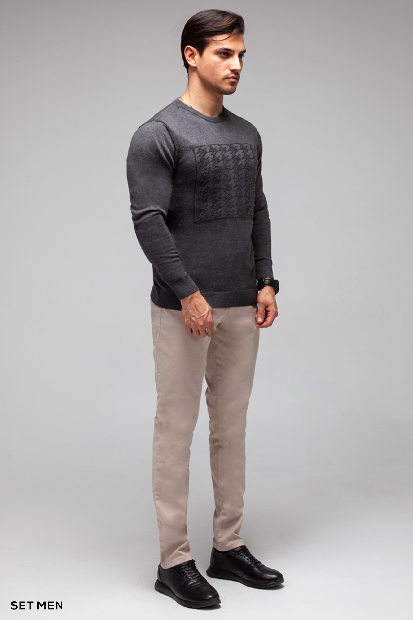 بافت یقه گرد طرحدار