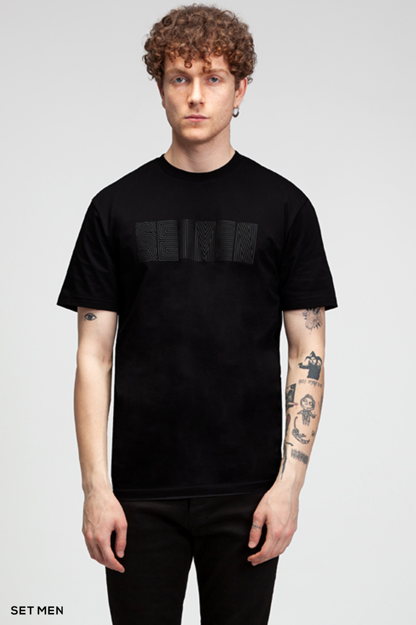 تیشرت یقه گرد مینیمال