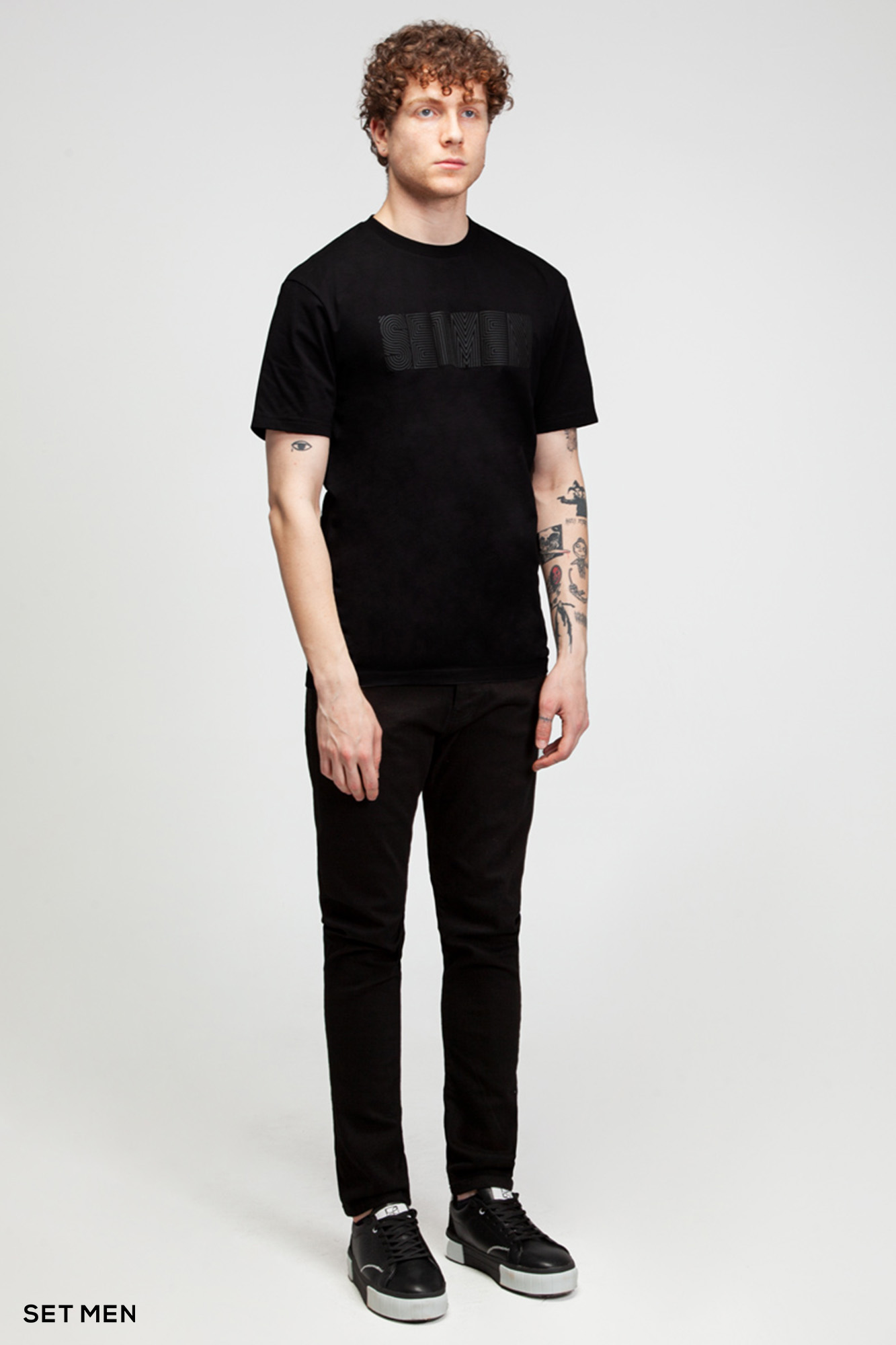 تیشرت یقه گرد مینیمال