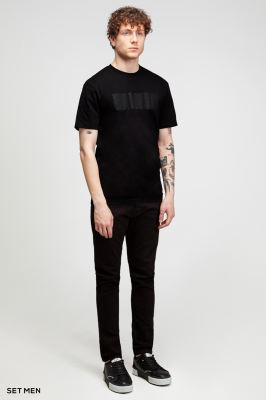 تیشرت یقه گرد مینیمال