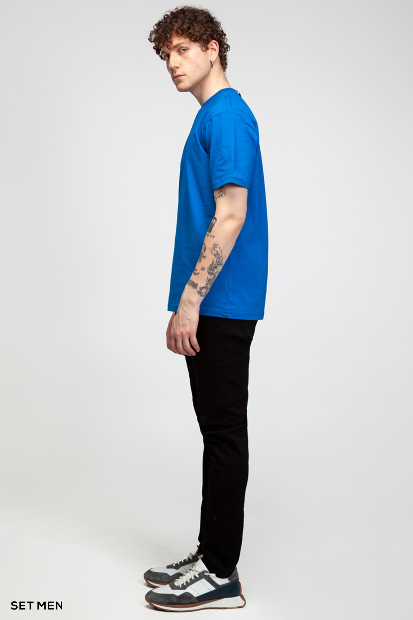 تیشرت مردانه یقه گرد مینیمال