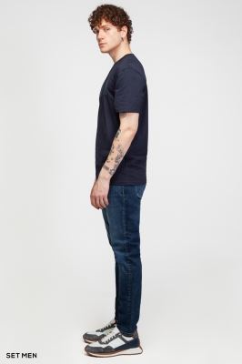 تیشرت یقه گرد مینیمال