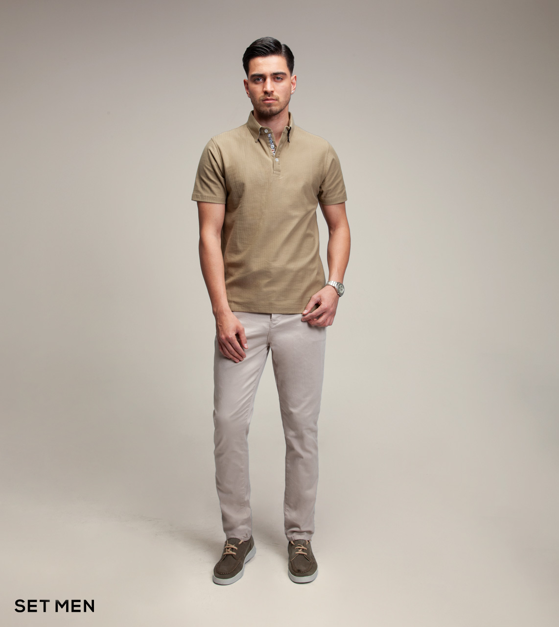 تیشرت یقه دار