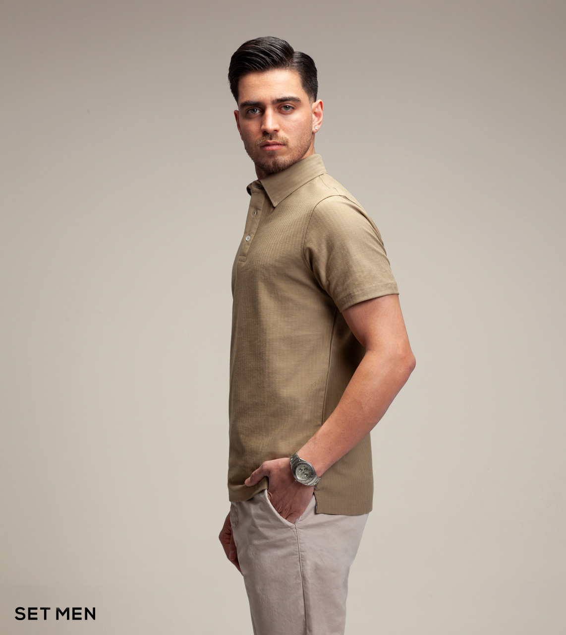 تیشرت یقه دار