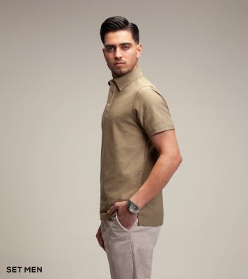 تیشرت یقه دار