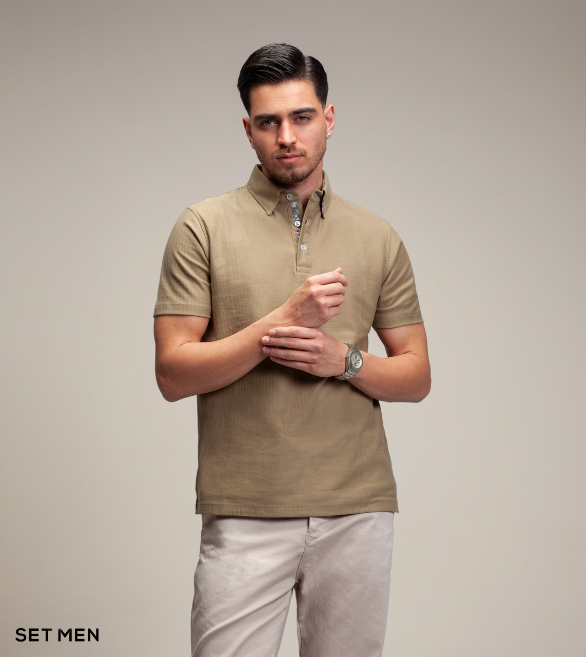 تیشرت یقه دار