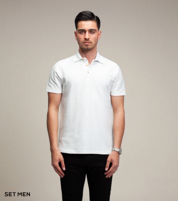 تیشرت یقه دار جناغی