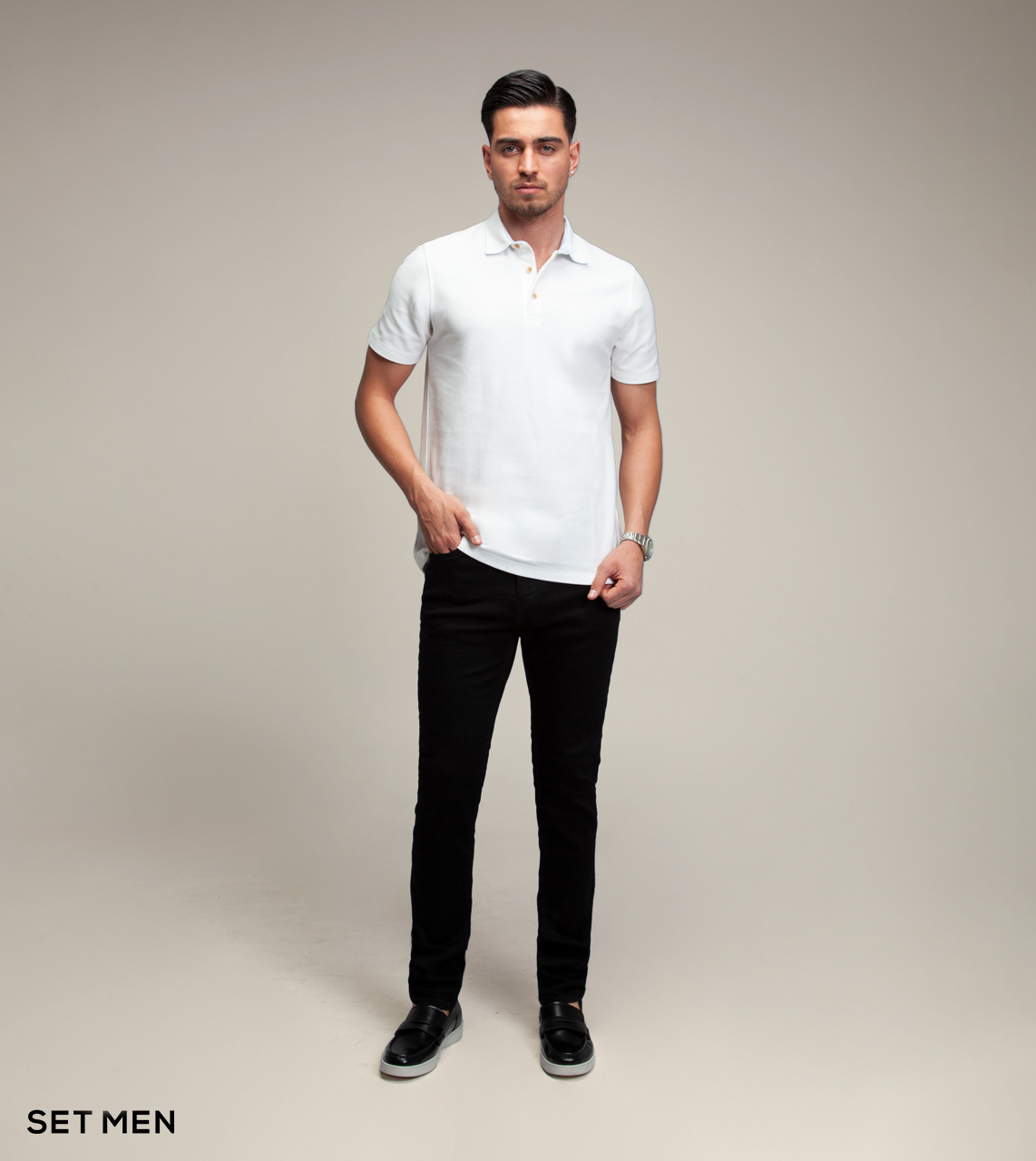 تیشرت یقه دار جناغی