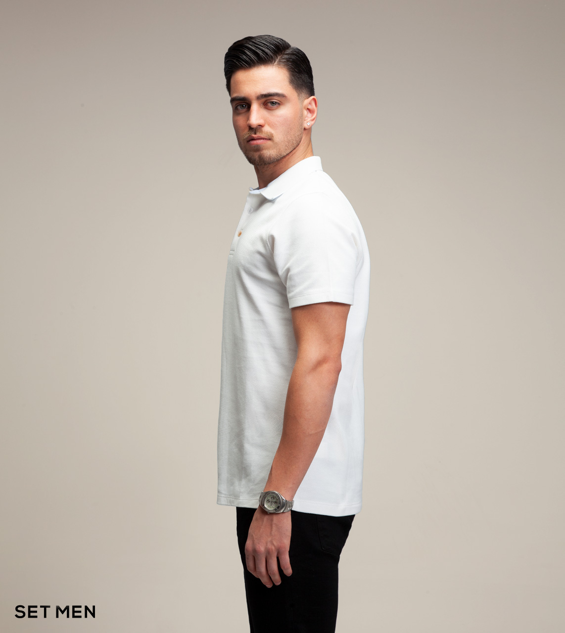 تیشرت یقه دار جناغی