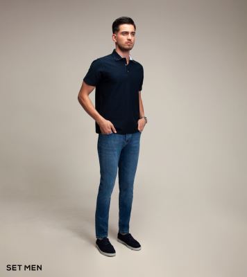 تیشرت یقه دار جناغی