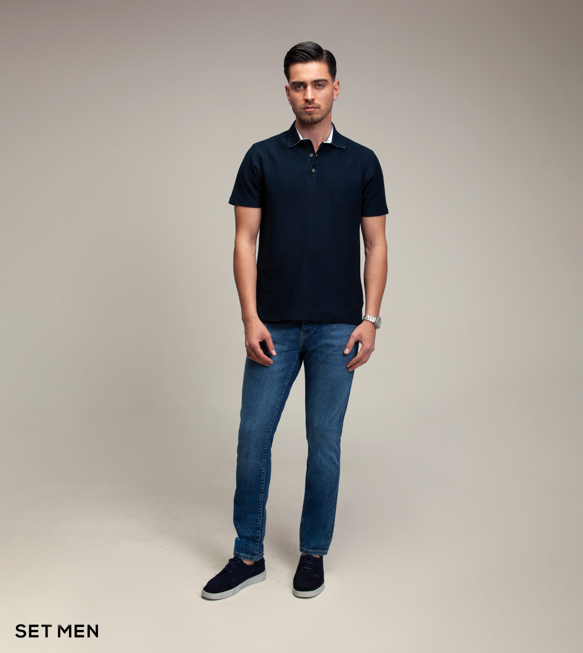 تیشرت یقه دار جناغی