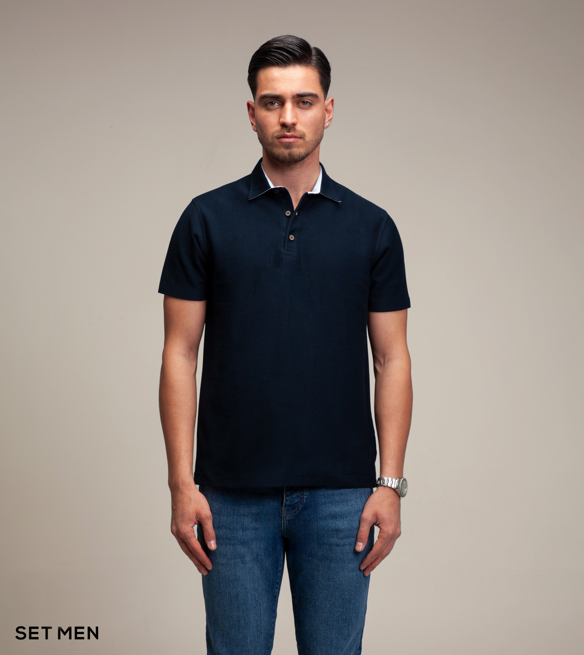 تیشرت یقه دار جناغی