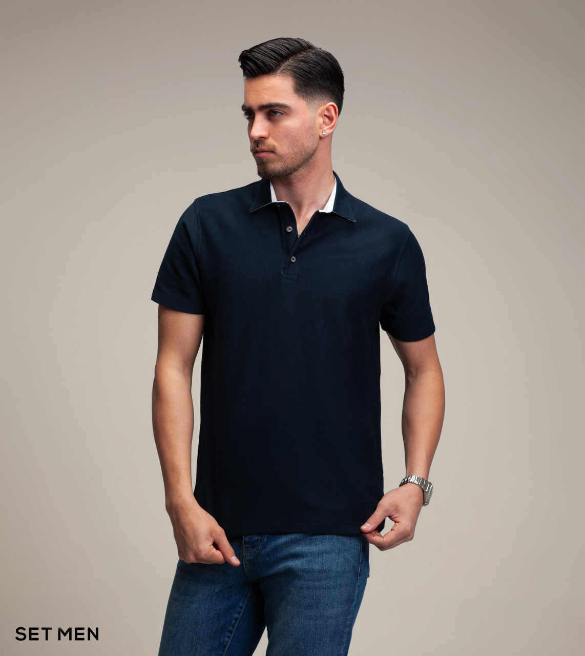 تیشرت یقه دار جناغی