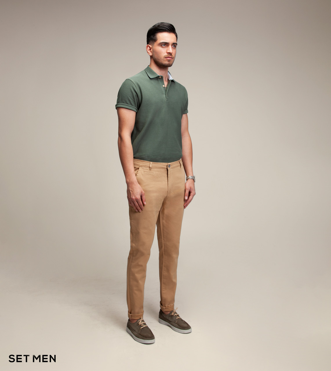 تیشرت یقه دار جناغی