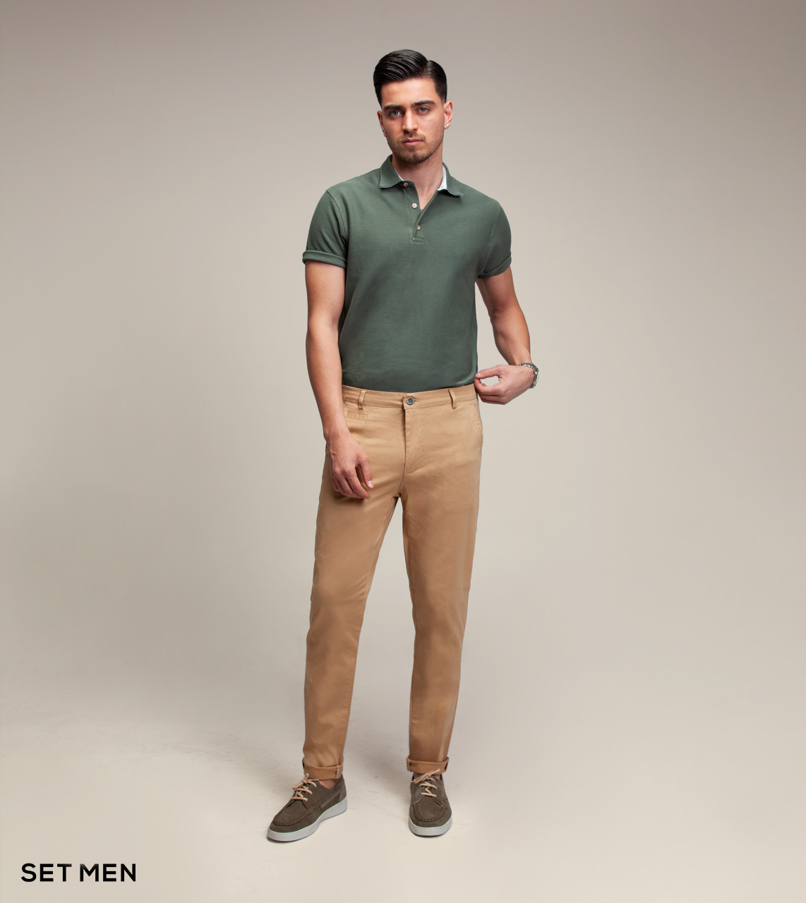 تیشرت یقه دار جناغی