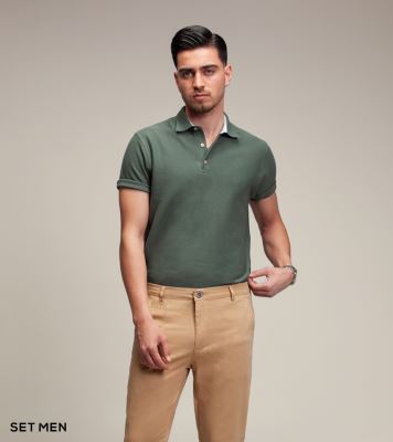 تیشرت یقه دار جناغی