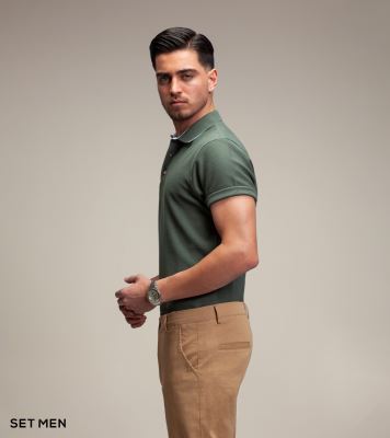 تیشرت یقه دار جناغی