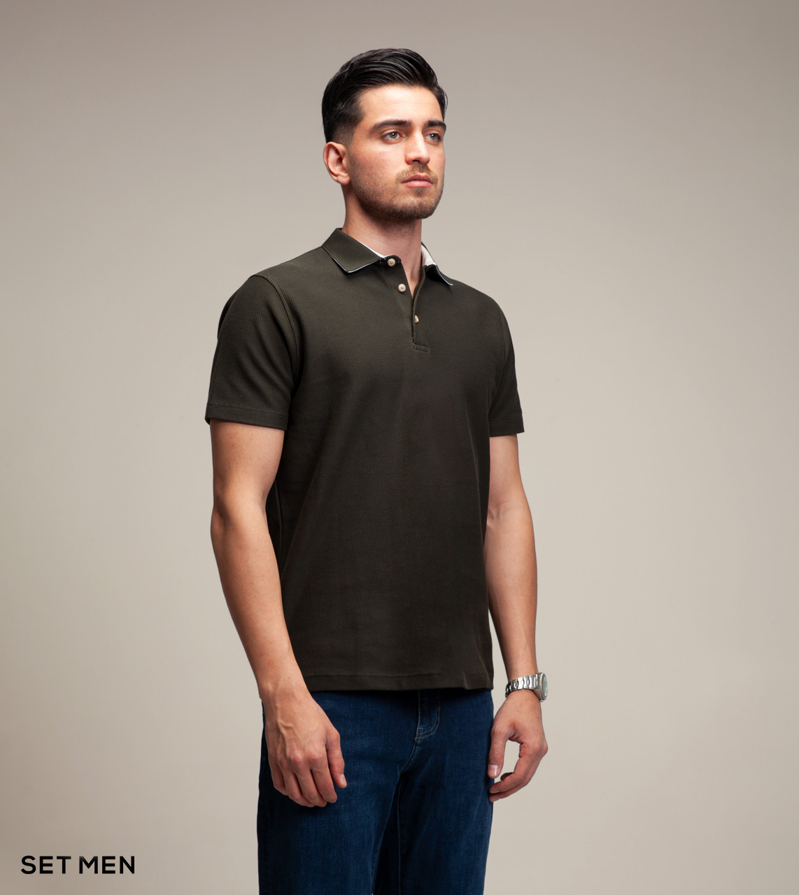 تیشرت یقه دار جناغی