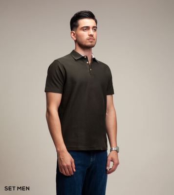 تیشرت یقه دار جناغی