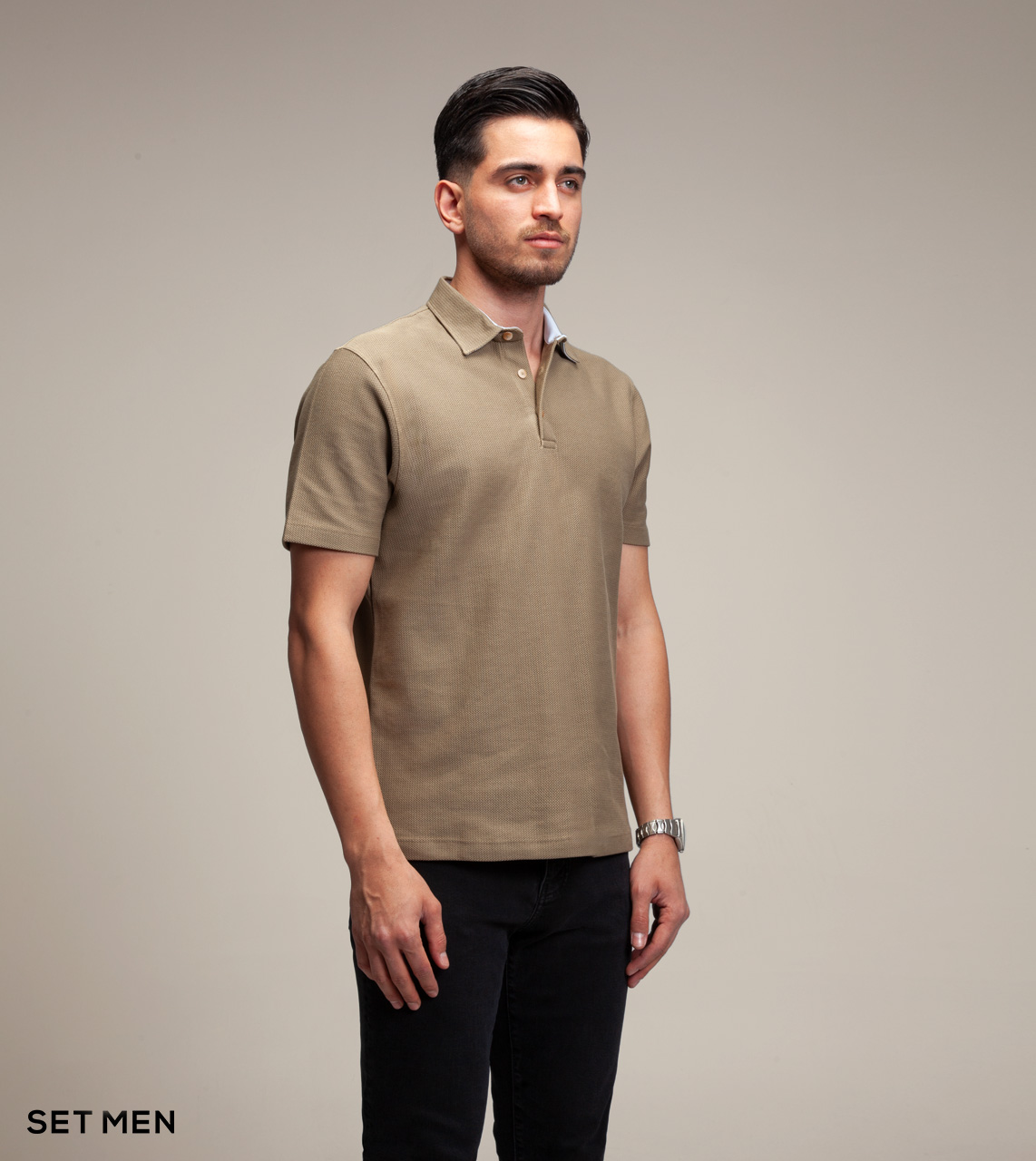 تیشرت یقه دار جناغی