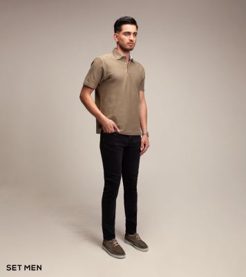 تیشرت یقه دار جناغی