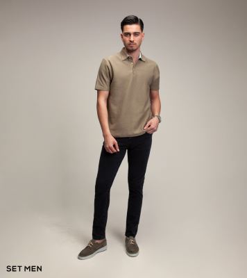 تیشرت یقه دار جناغی