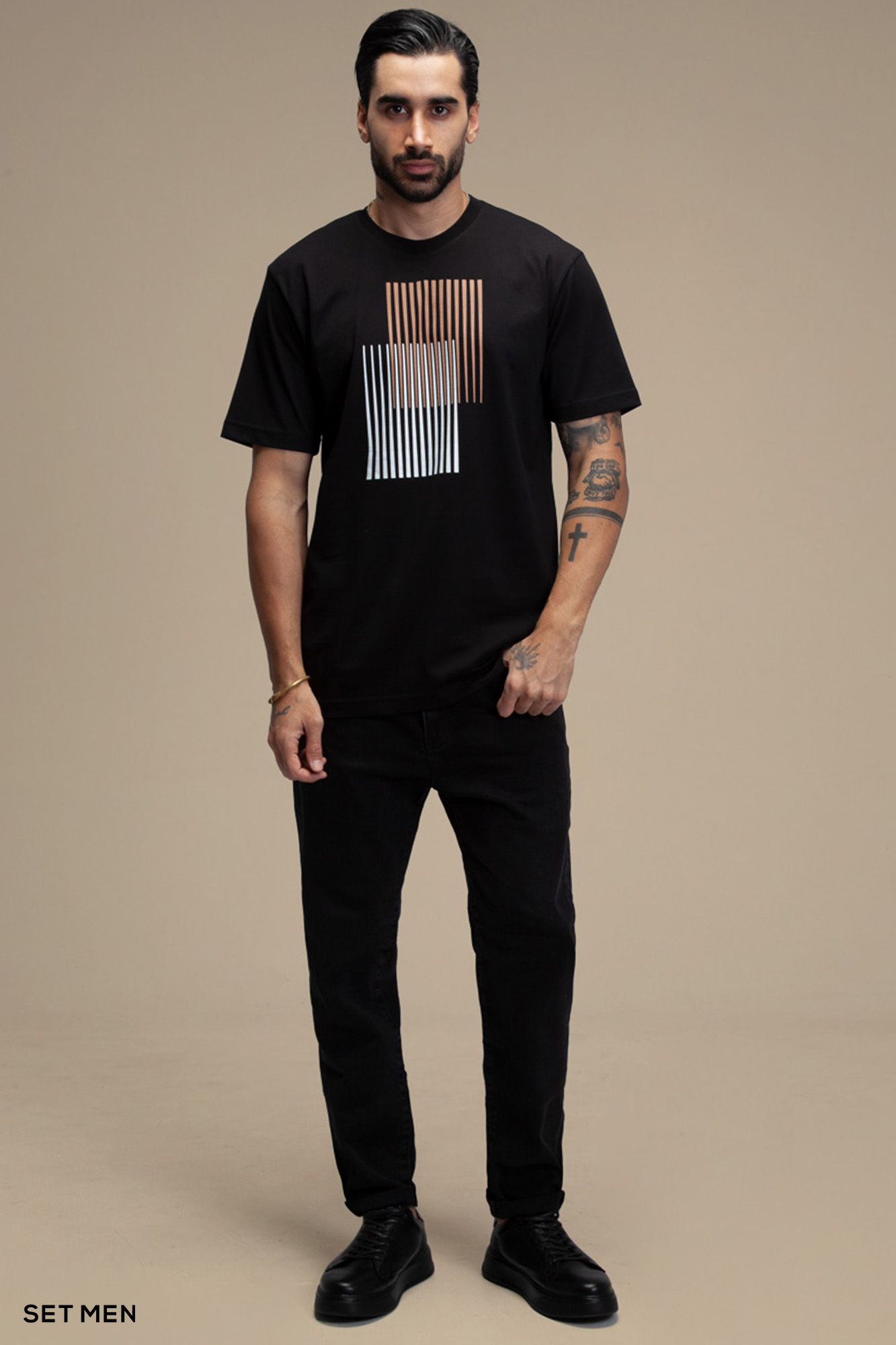 تیشرت یقه گرد مینیمال