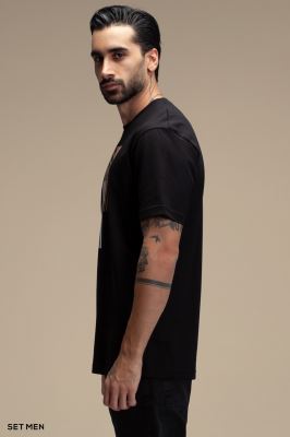 تیشرت یقه گرد مینیمال