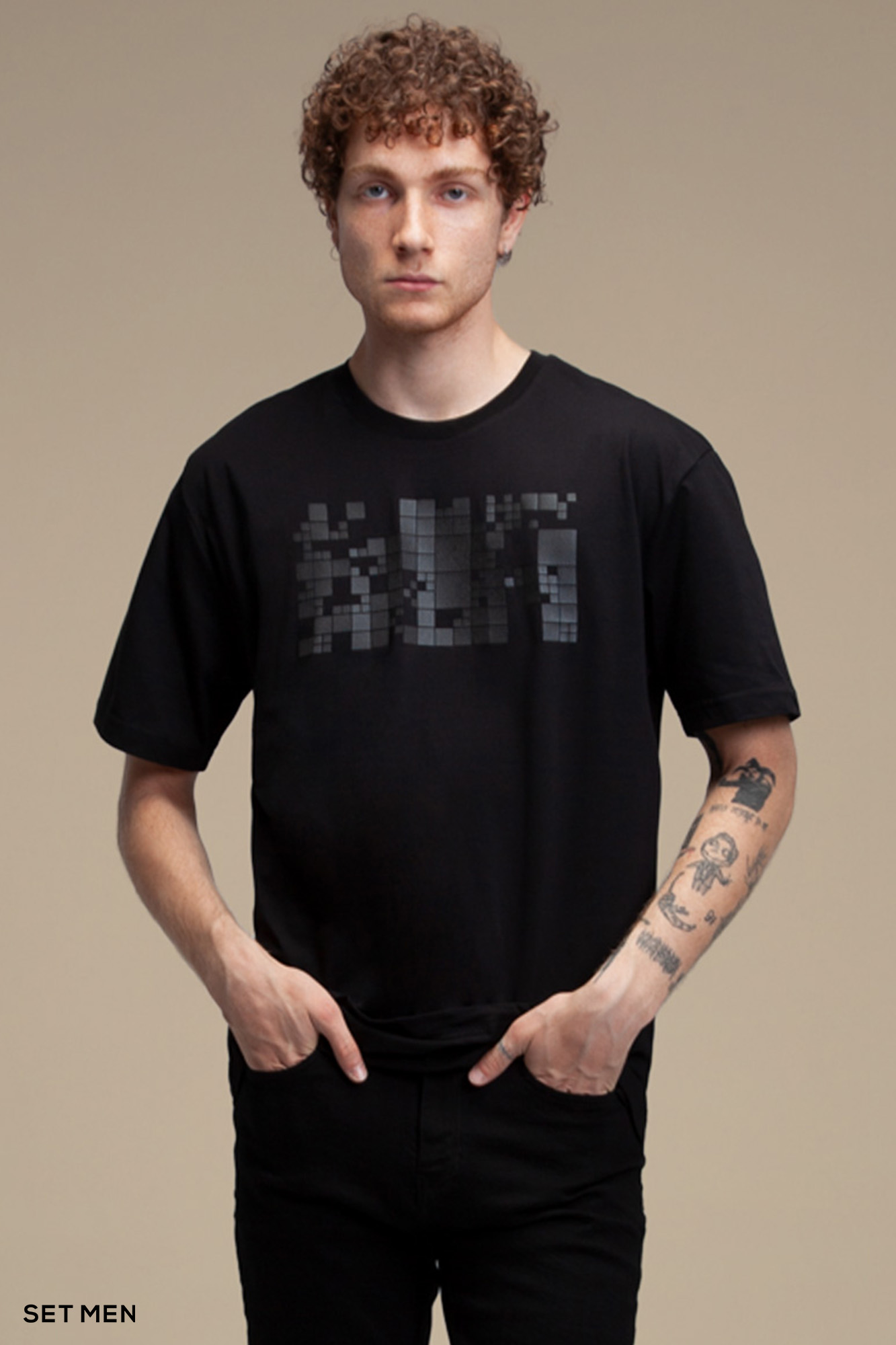 تیشرت مردانه یقه گرد مینیمال