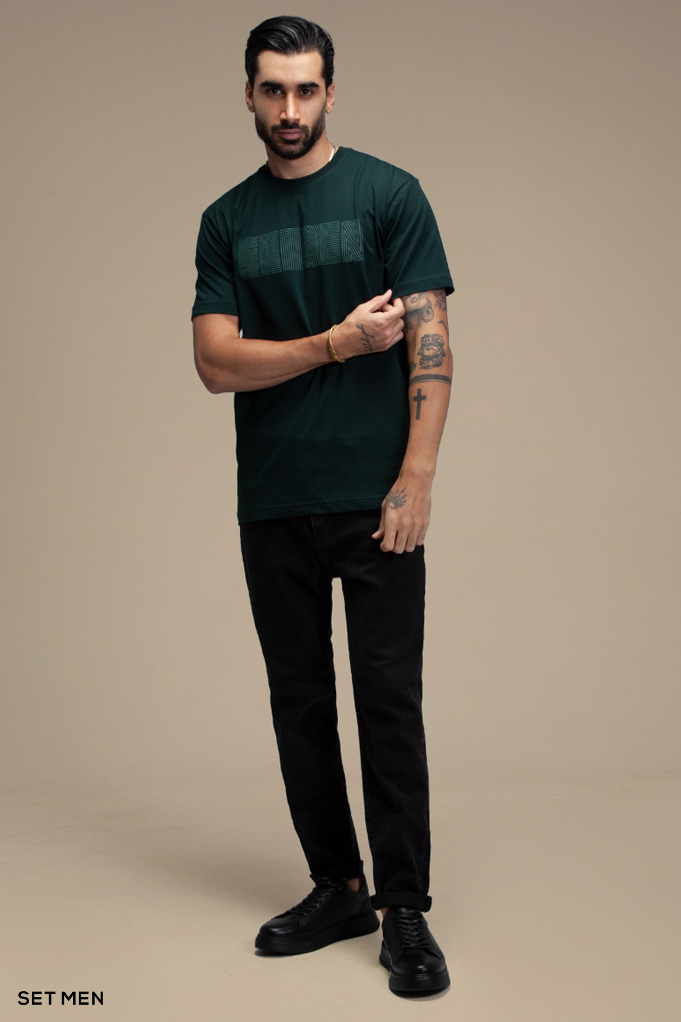 تیشرت یقه گرد مینیمال