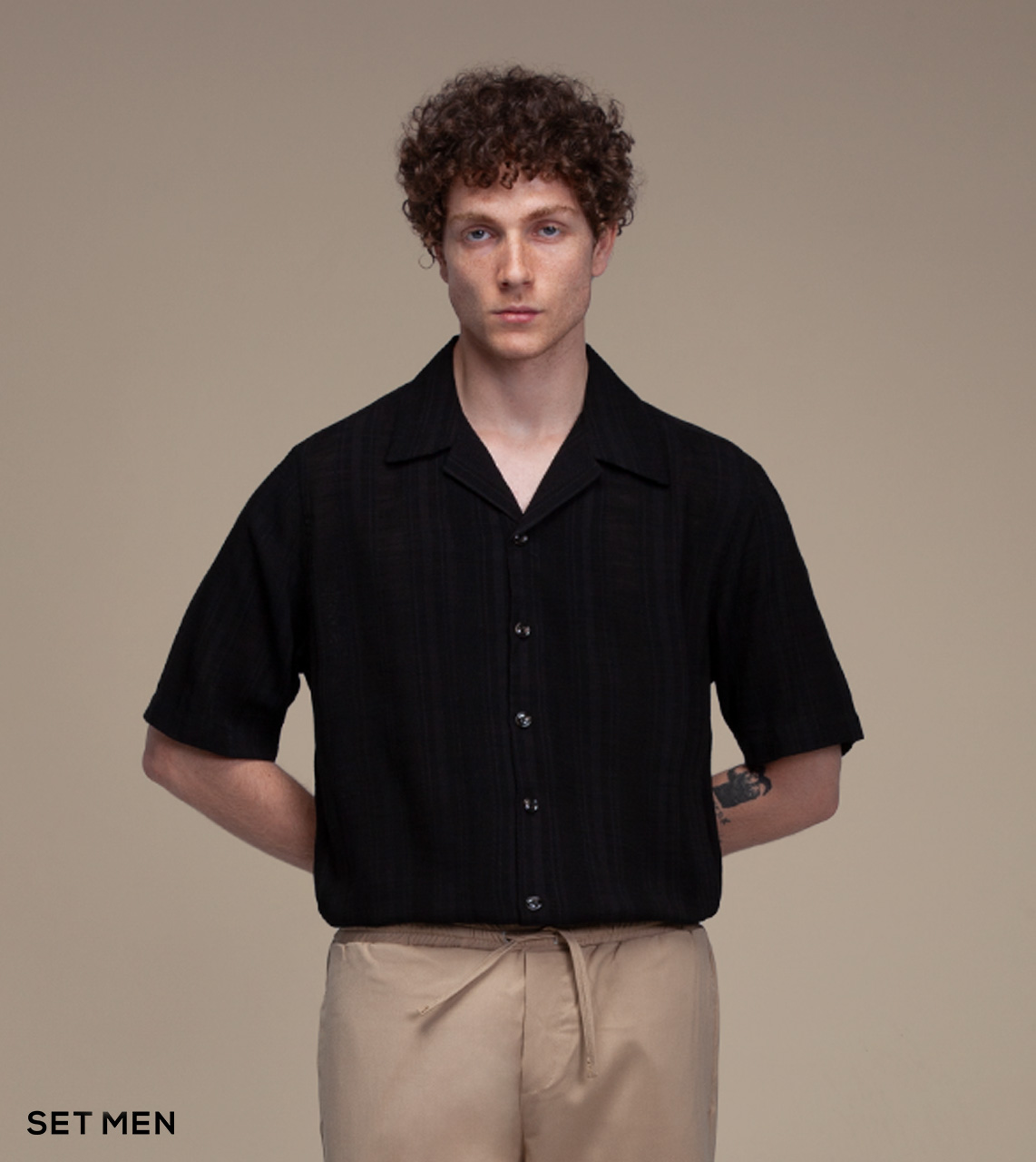 پیراهن مردانه آستین کوتاه کنفی