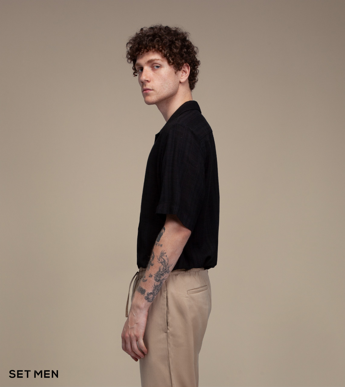 پیراهن مردانه آستین کوتاه کنفی