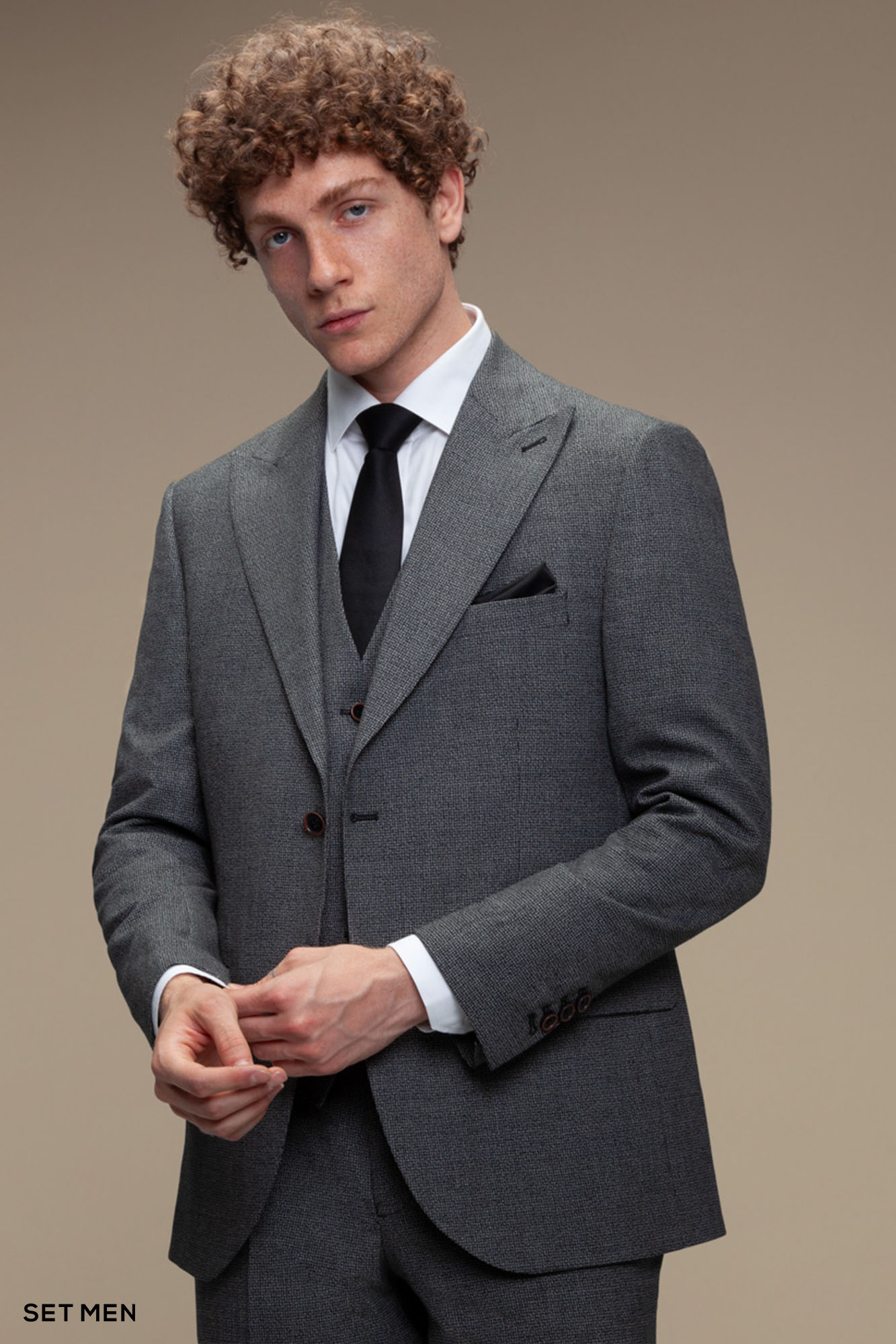 کت و شلوار مردانه سه تکه یقه بلیزر دو دکمه