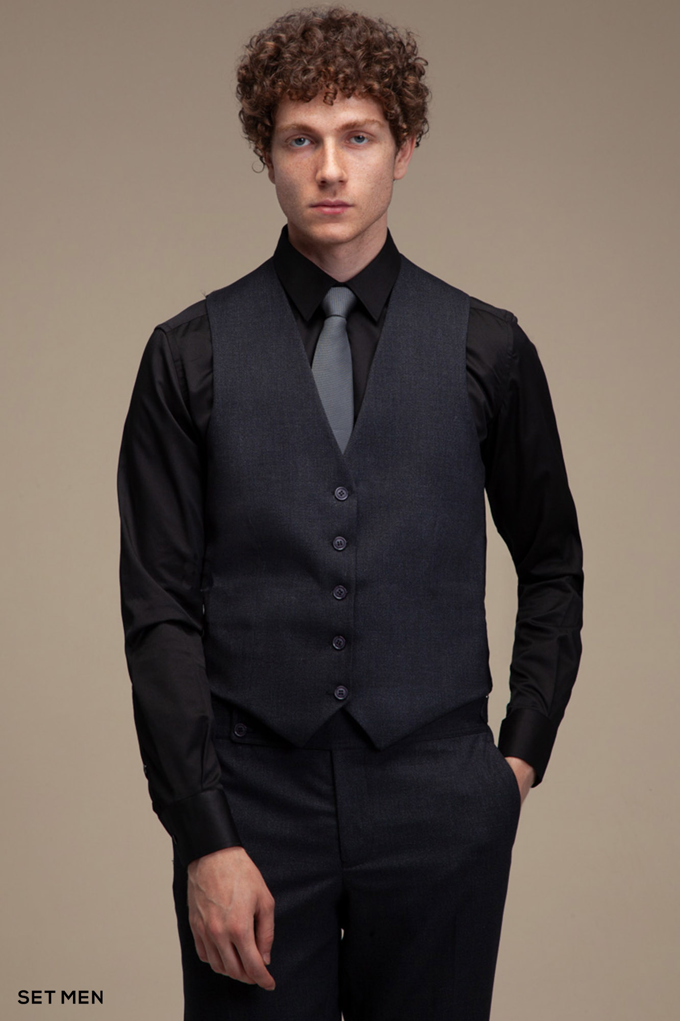 کت و شلوار سه تکه یقه بلیزر دو دکمه