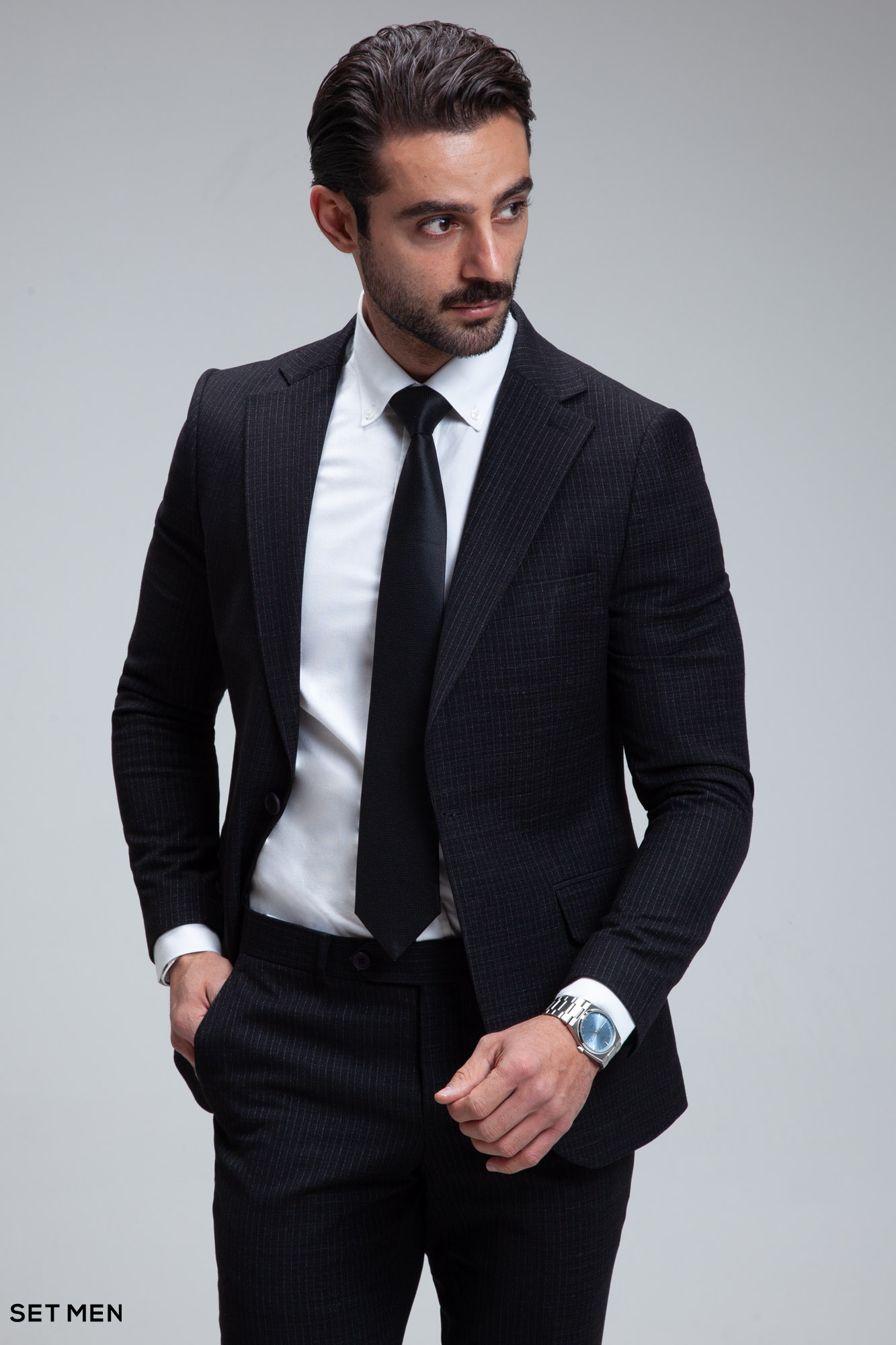 کت و شلوار مردانه دوتکه یقه انگلیسی تک دکمه دوچاک