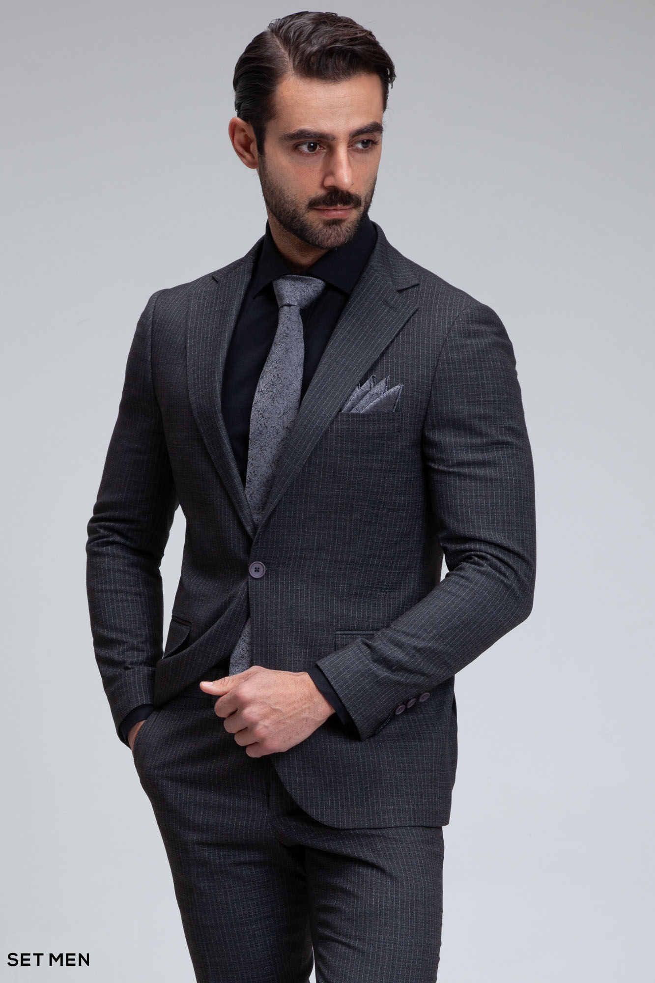 کت و شلوار مردانه دوتکه یقه انگلیسی تک دکمه دوچاک