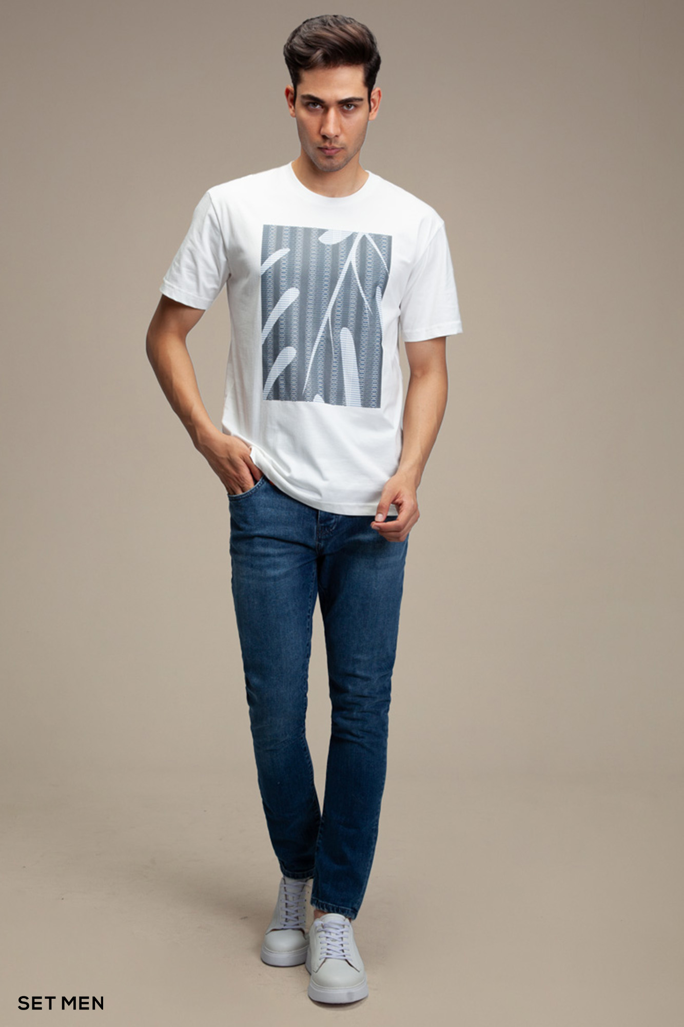 تیشرت طرح مینیمال