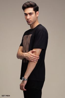 تیشرت طرح مینیمال