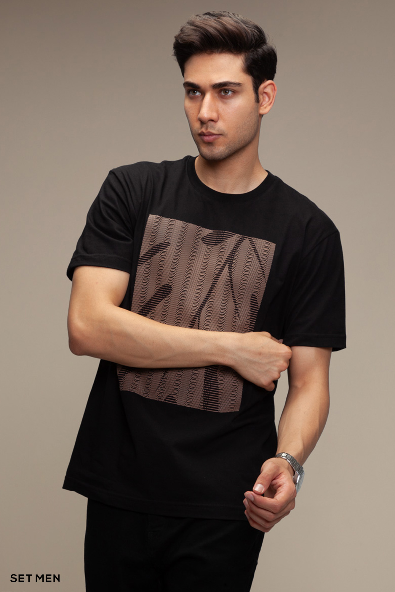 تیشرت طرح مینیمال