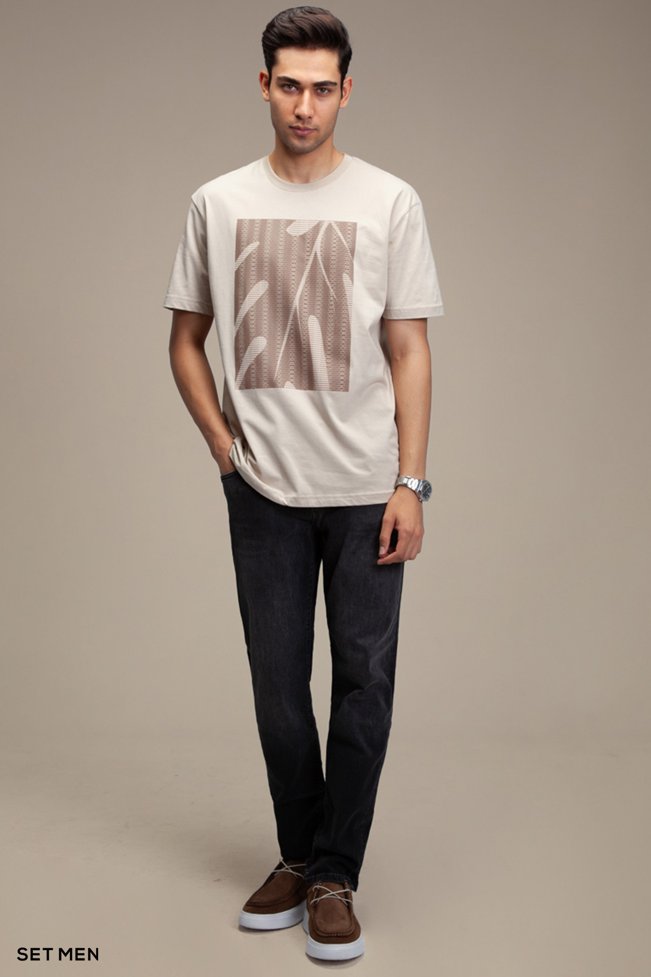 تیشرت طرح مینیمال