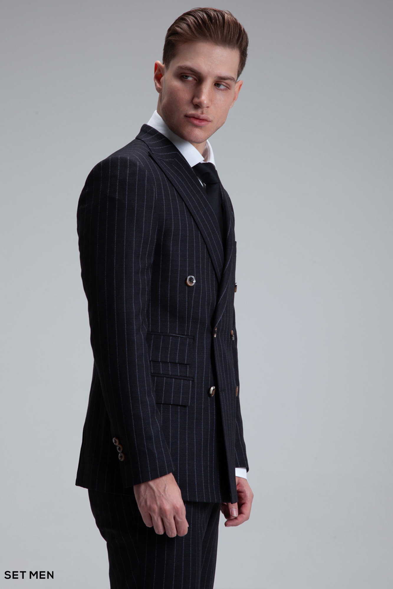 کت و شلوار مردانه دیپلمات شش دکمه