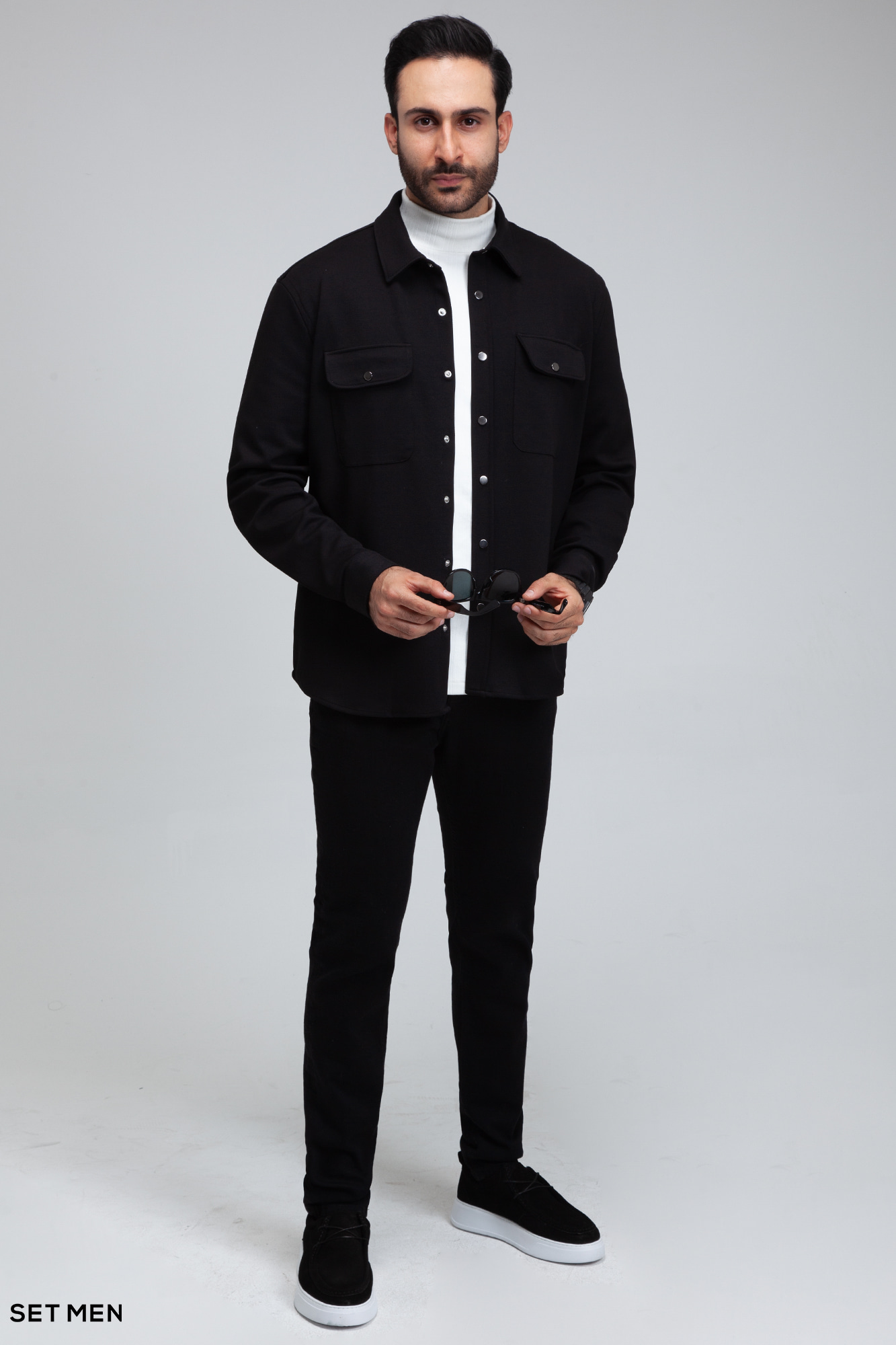 شکت دکمه دار