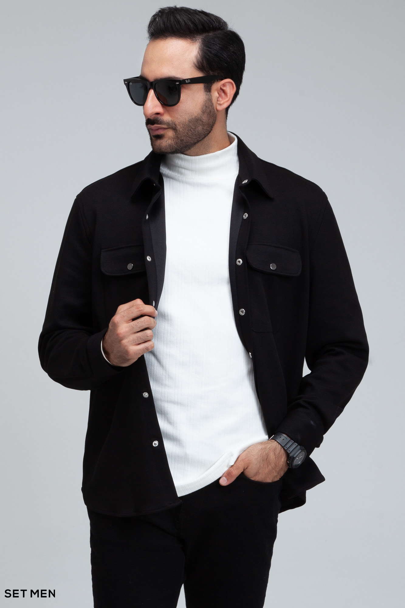 شکت دکمه دار