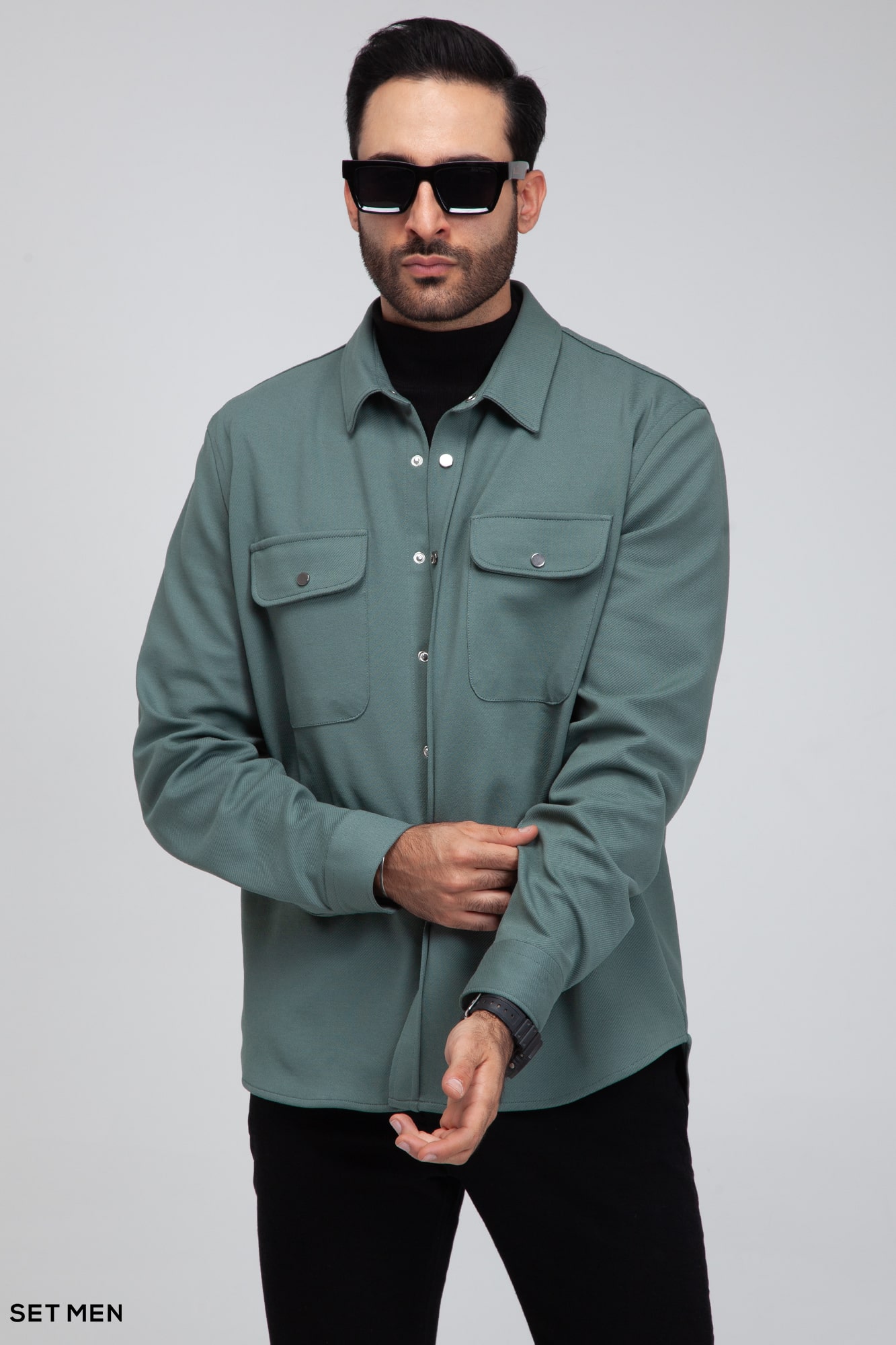 شکت دکمه دار