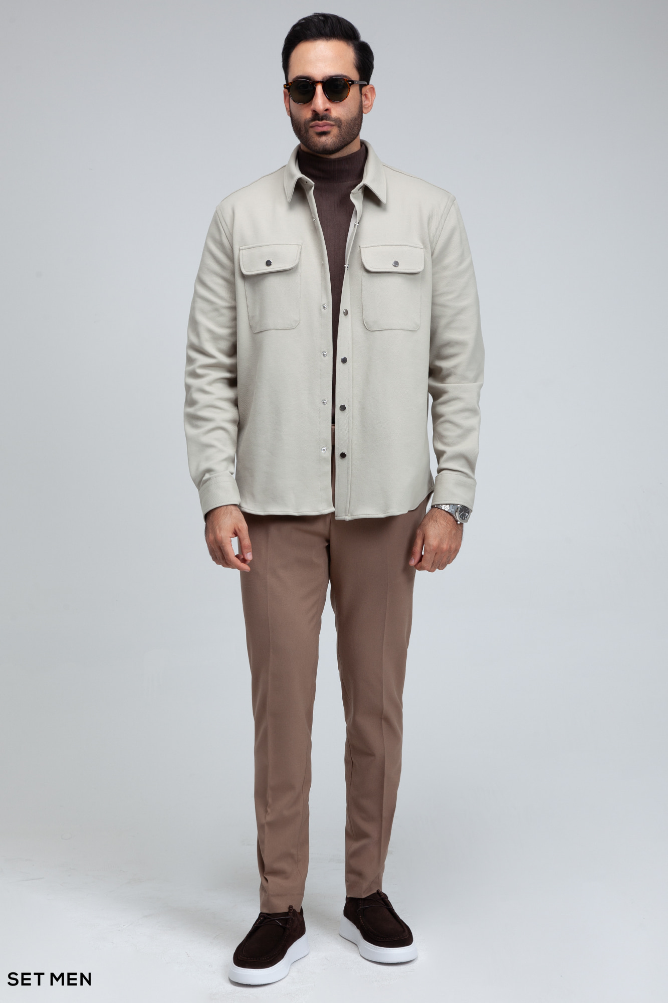 شکت دکمه دار